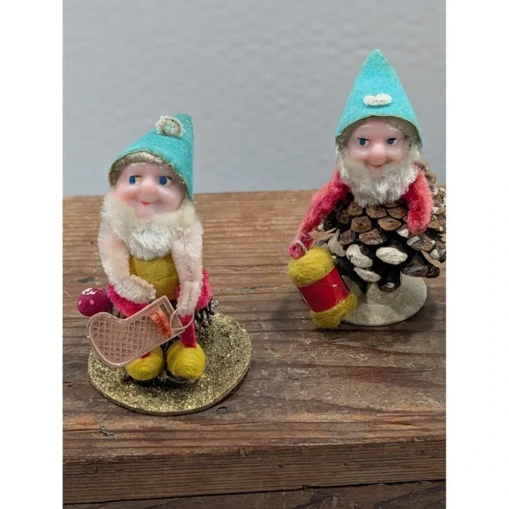Vintage Japan Pinecone Mini Gnomes Figurines Set of 5 Christmas Holiday Decor‎